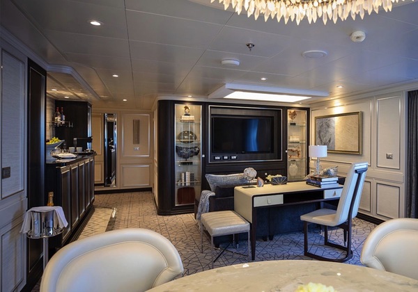 RSSC, Seven Seas Splendor, Master Suite 1.jpg